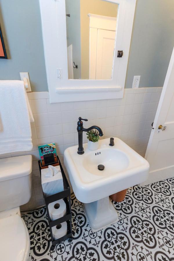 Villa Historic Revival 2Br Midtown Memphis Free Parking Fast Wifi Free Parking Yes Pets Exterior foto