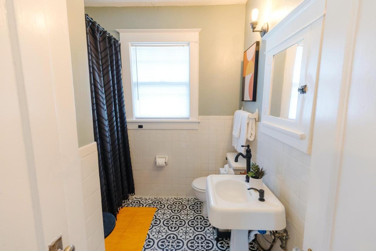 Villa Historic Revival 2Br Midtown Memphis Free Parking Fast Wifi Free Parking Yes Pets Exterior foto
